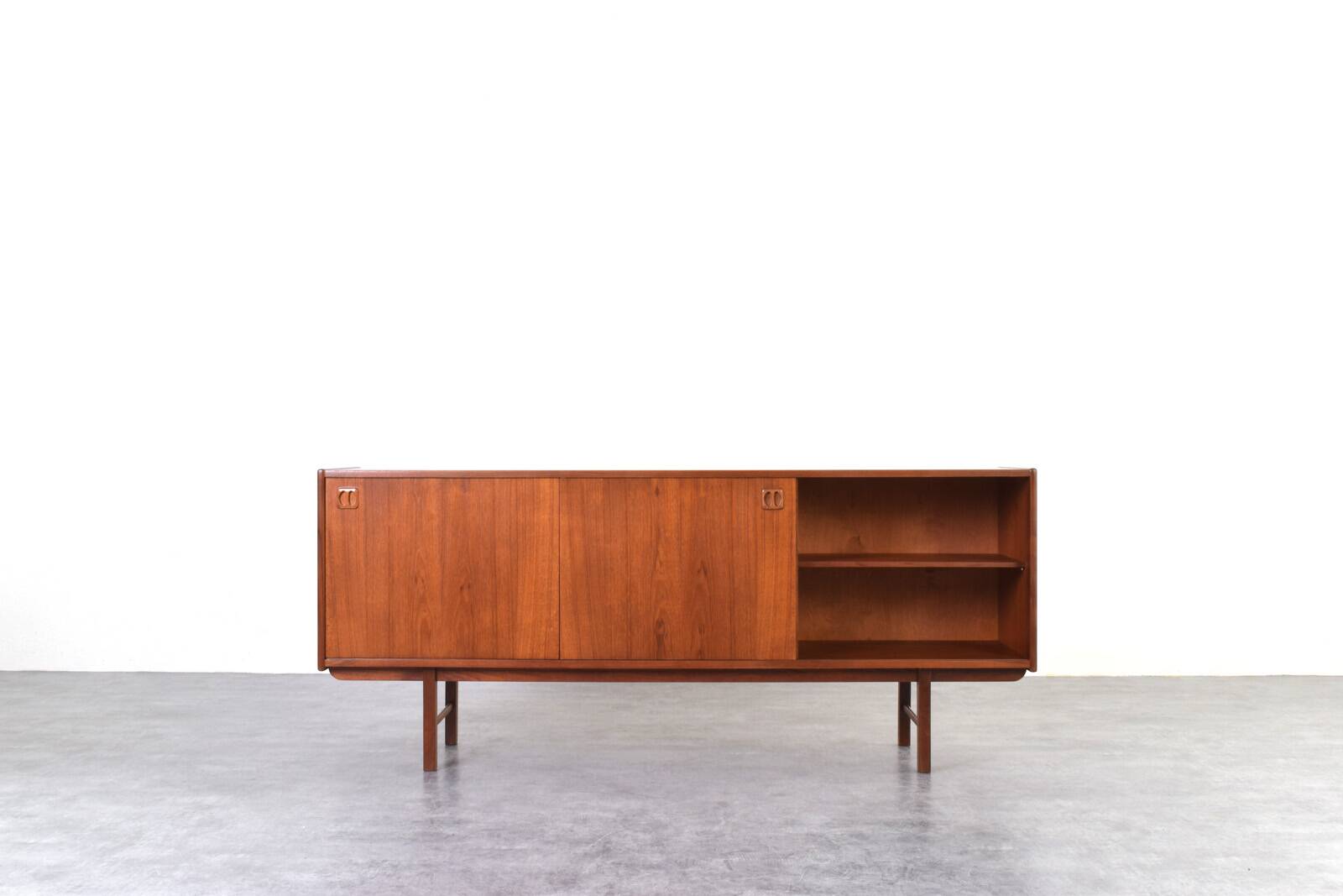 Buffet en teck du milieu du siècle par Klippan Korsør pour Ikea, années 1960.
