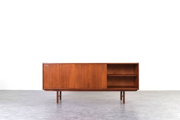 Buffet en teck du milieu du siècle par Klippan Korsør pour Ikea, années 1960.