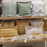 Amber geometric pattern cushion cover - 40 x 40