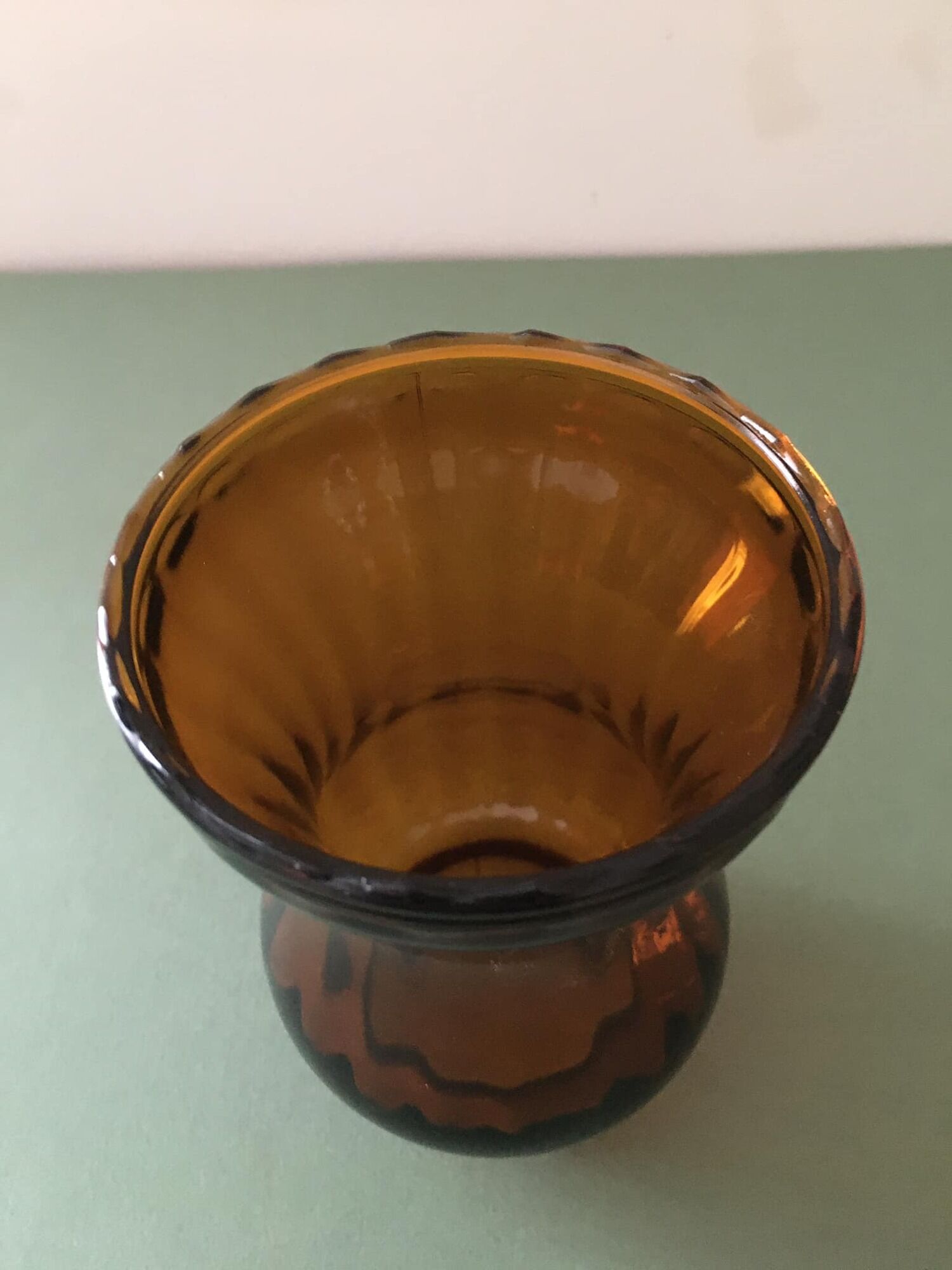Amber glass tulip for suspension or kerosene lamp. Hemmed edge