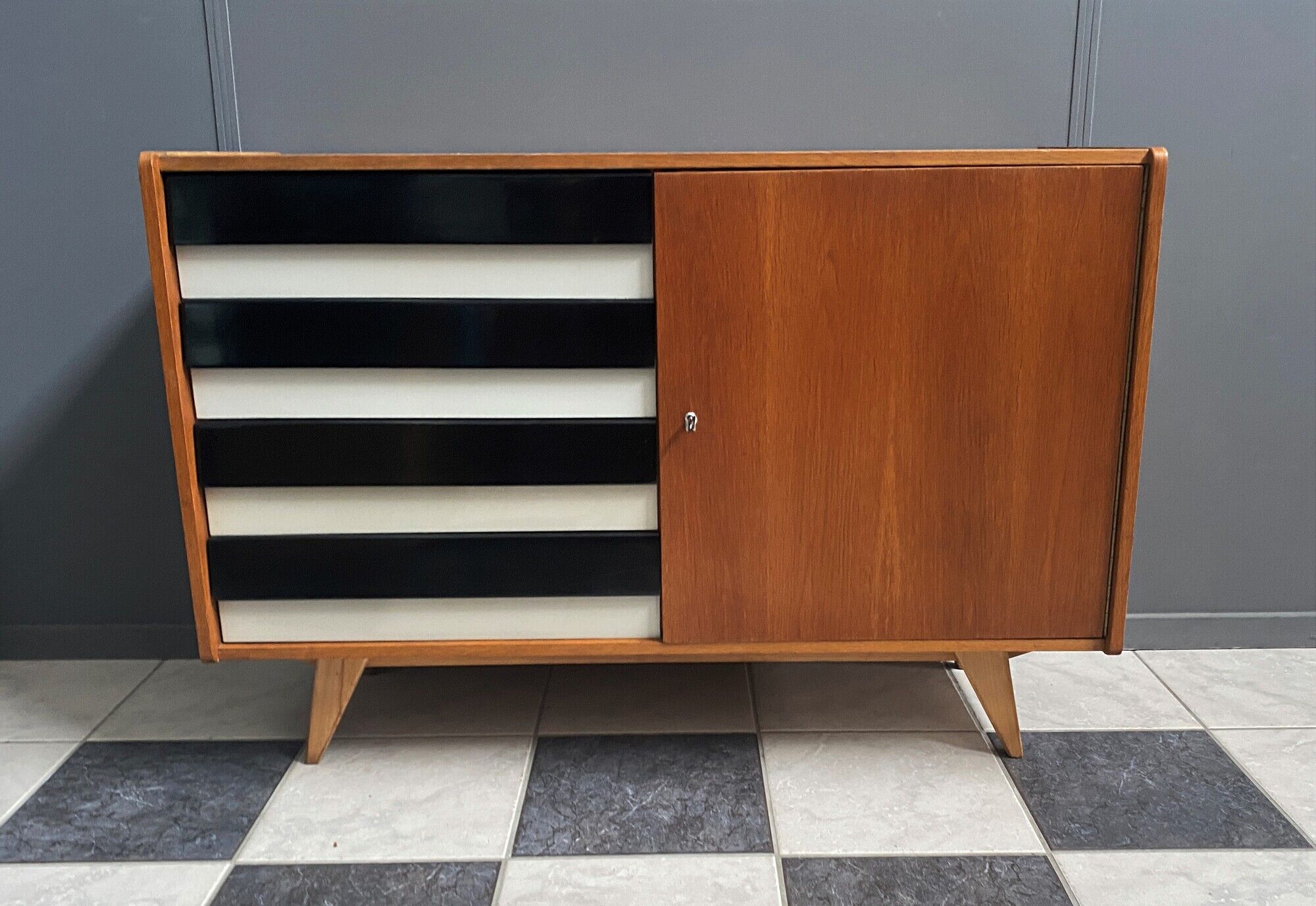 Jiri Jiroutek sideboard model U458 1960s