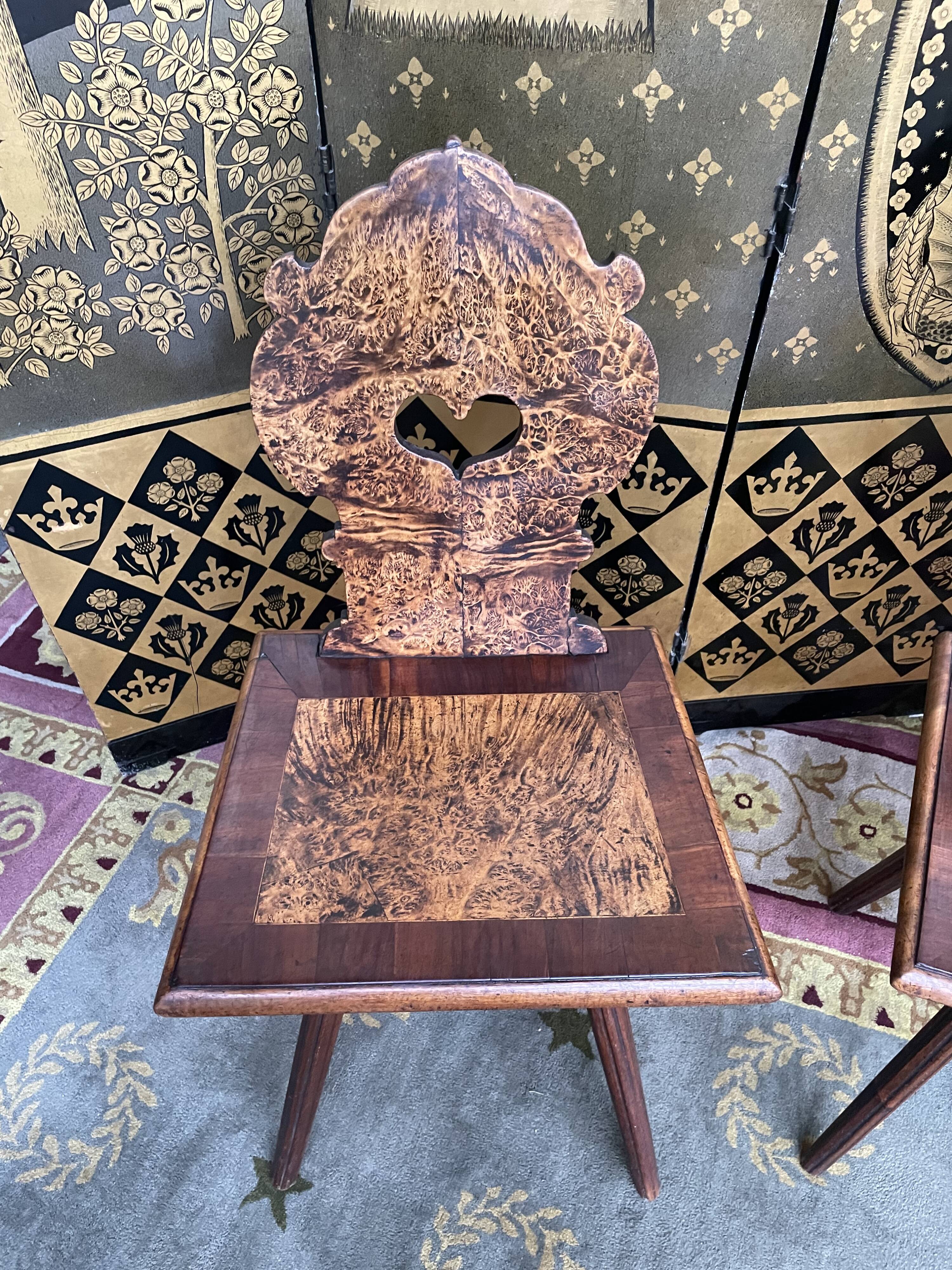 Suite of 4 Alsatian chairs in elm magnifying glass