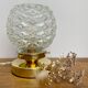 Lampe à poser globe vintage en verre moulé