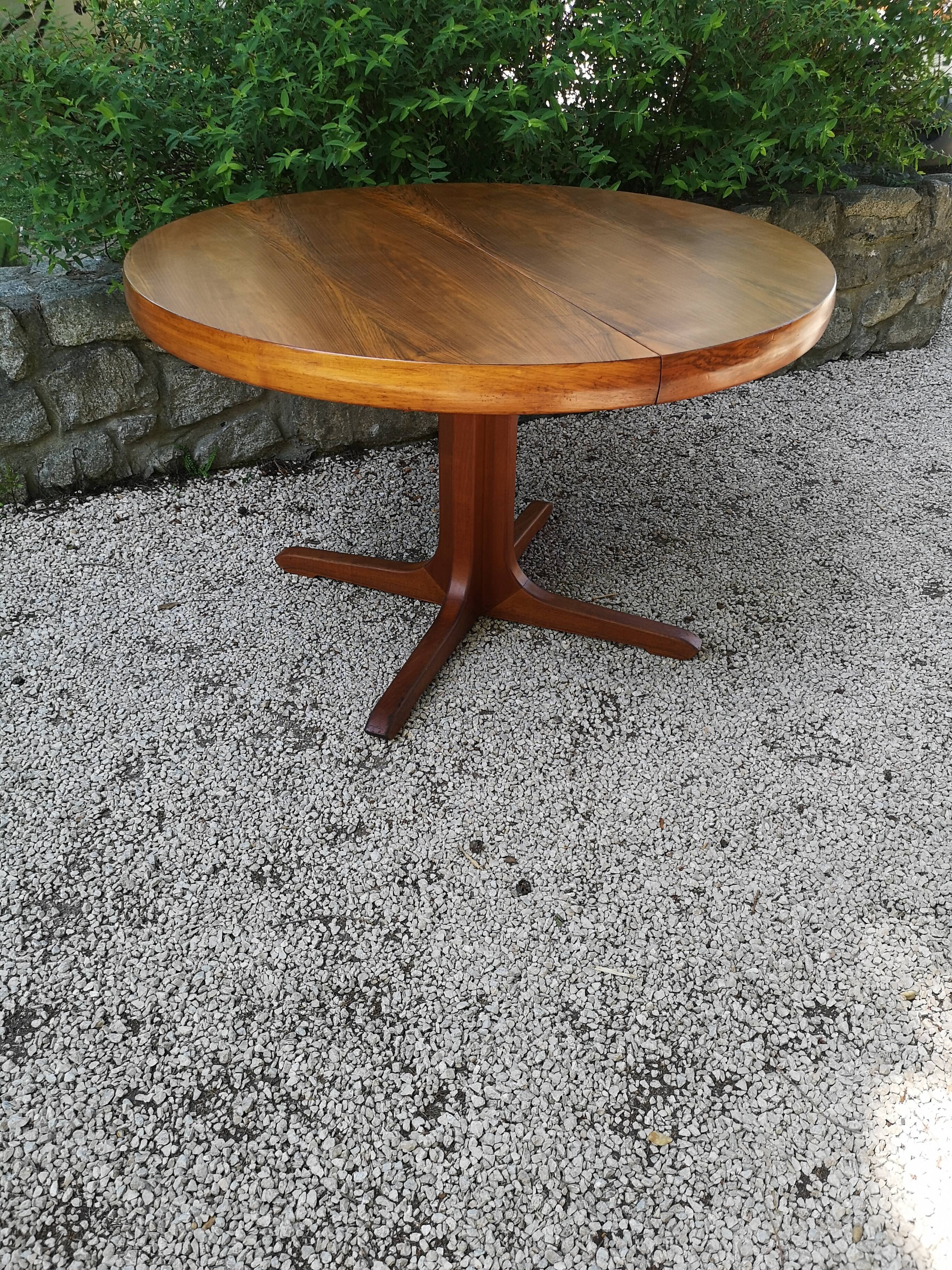 Baumann rosewood system table