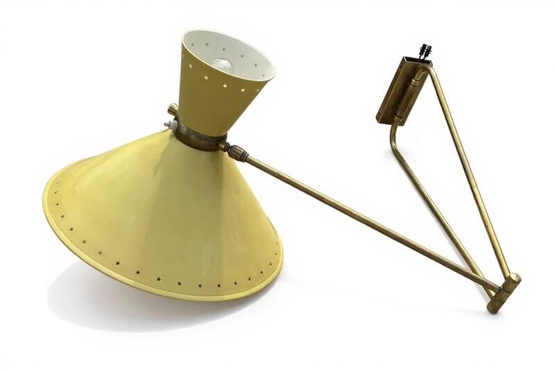 Diabolo wall lamp lunel yellow in the style of René Mathieu Guariche, star sheet metal.