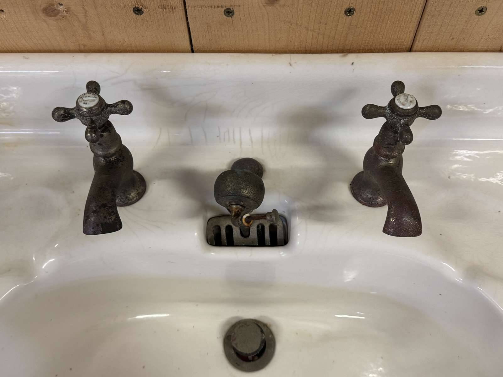 Lavabo sur pied début XXème