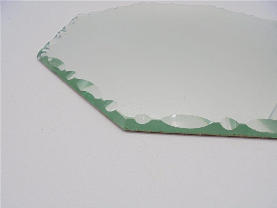 Octagonal mirror tray