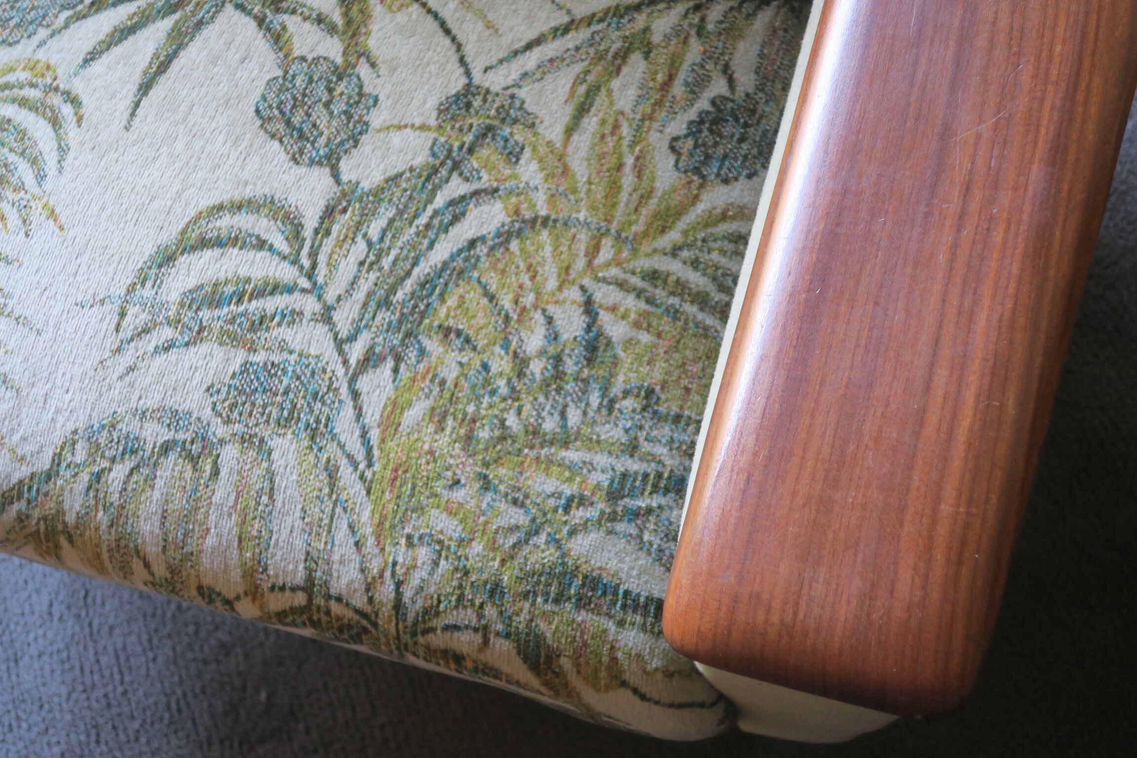 Pair of italian lounge chairs afrormosia and mohair, 1940s