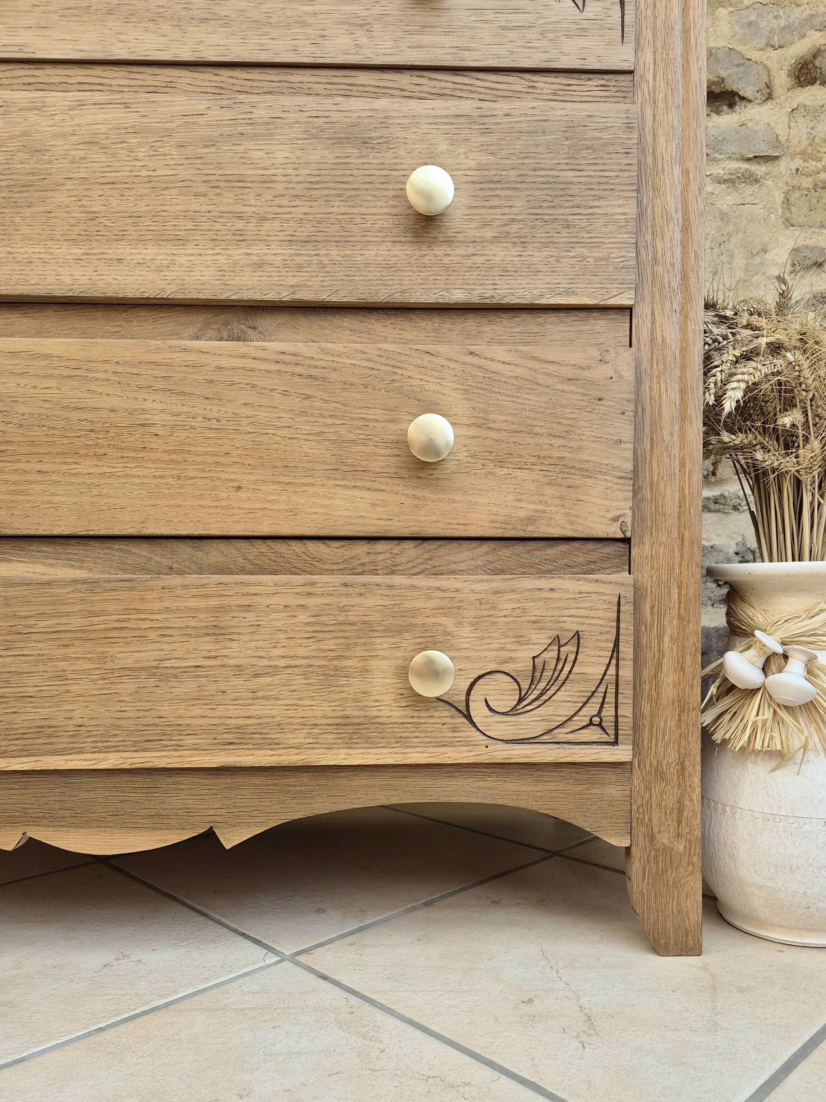 Art Deco chest of drawers