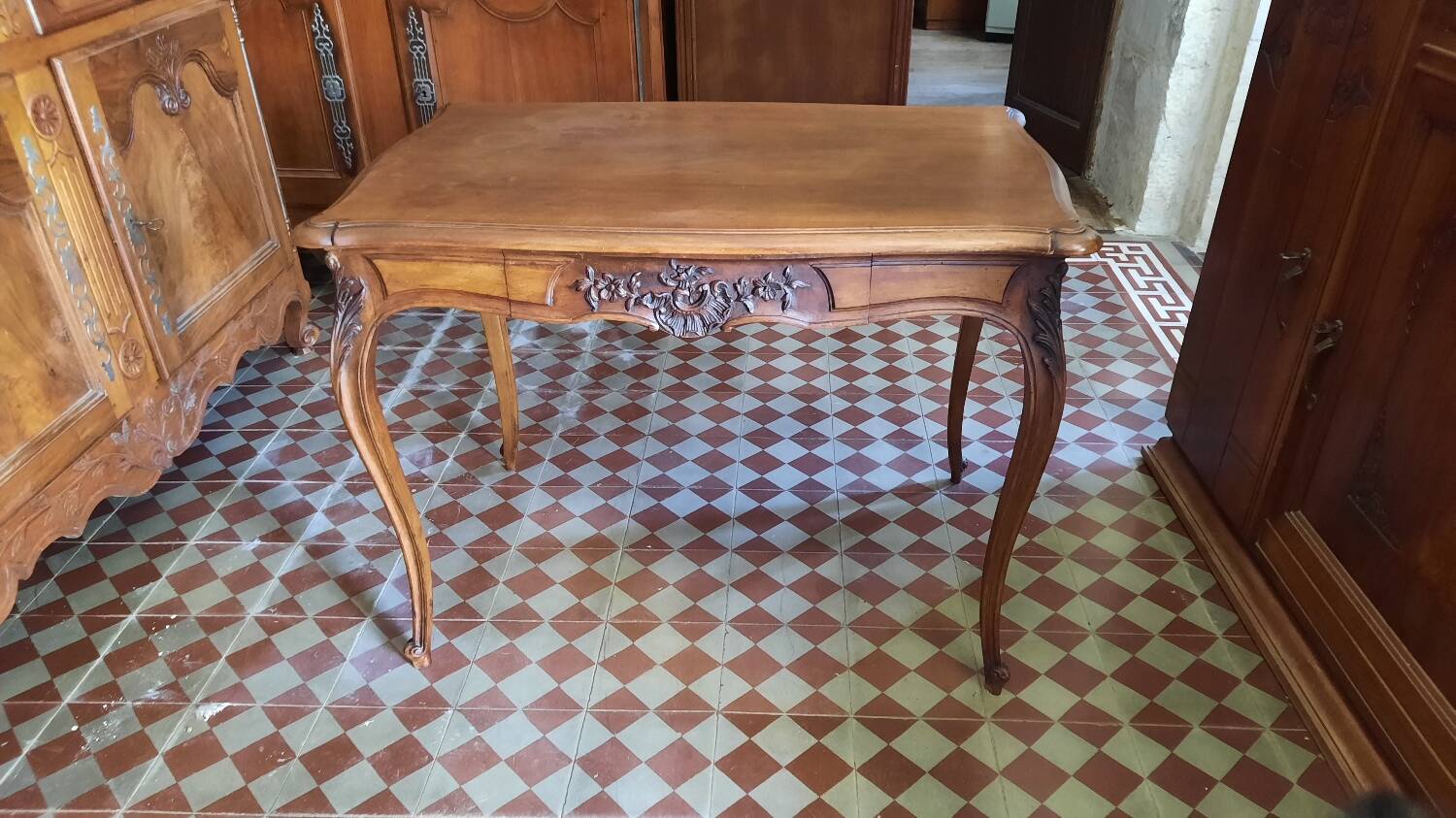 Louis xv style desk