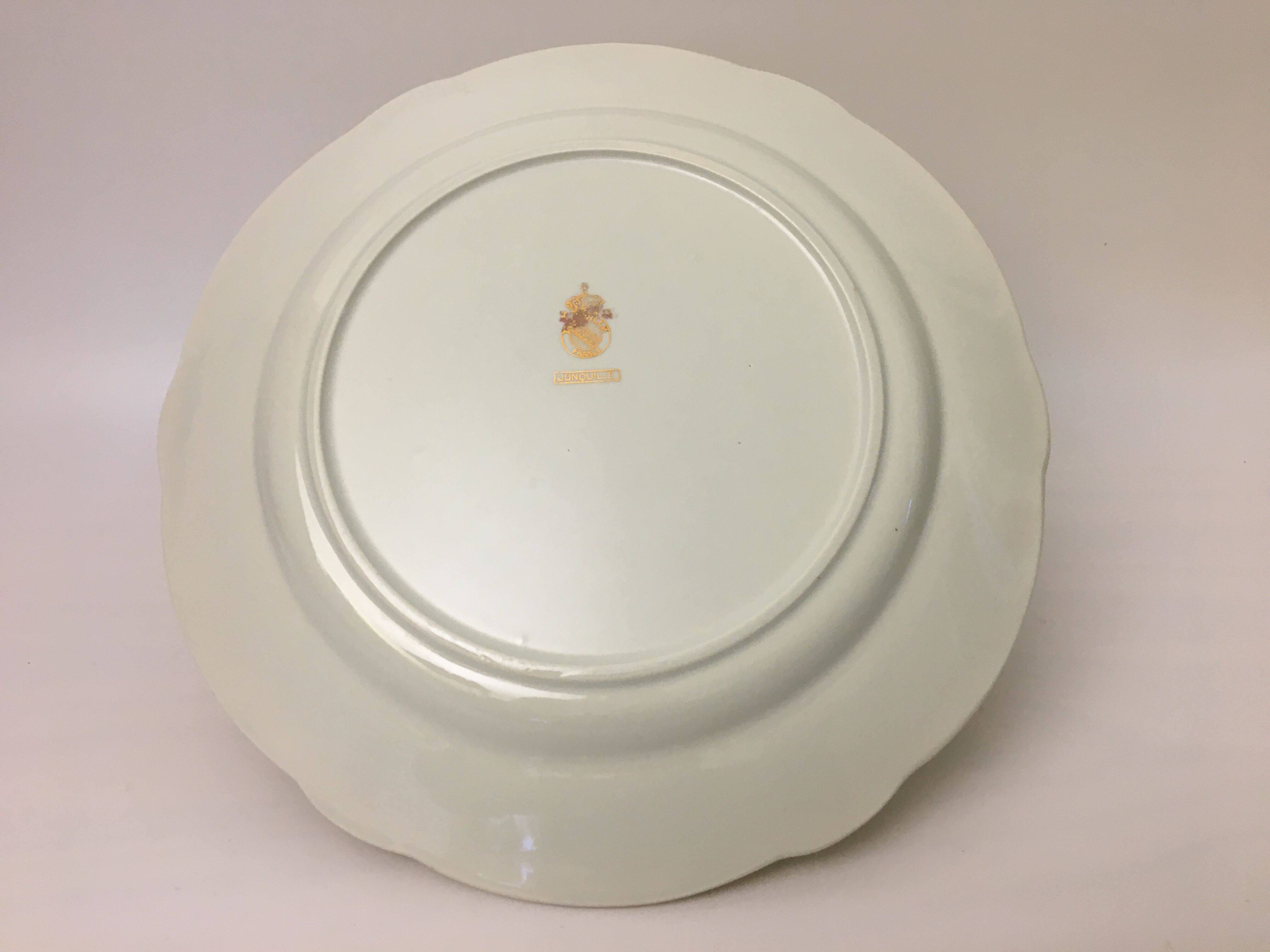 Round serving dish "K&G Lunéville Badonviller" Daffodil model