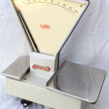Old store scale