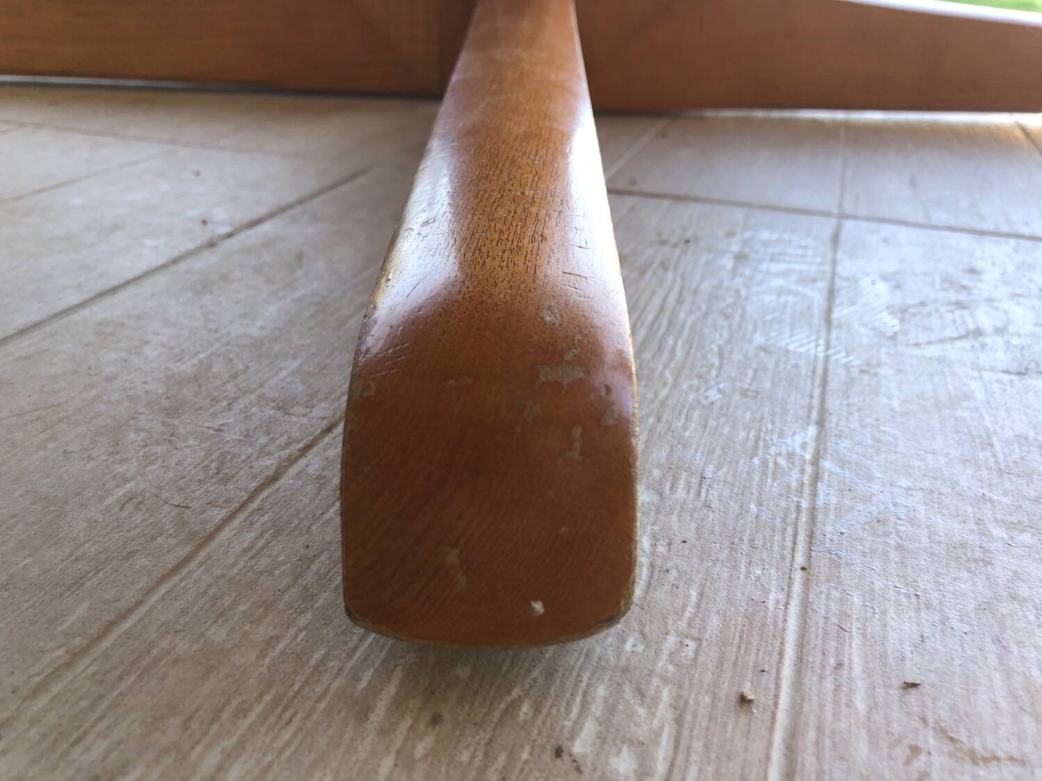 Baumann extendable round table