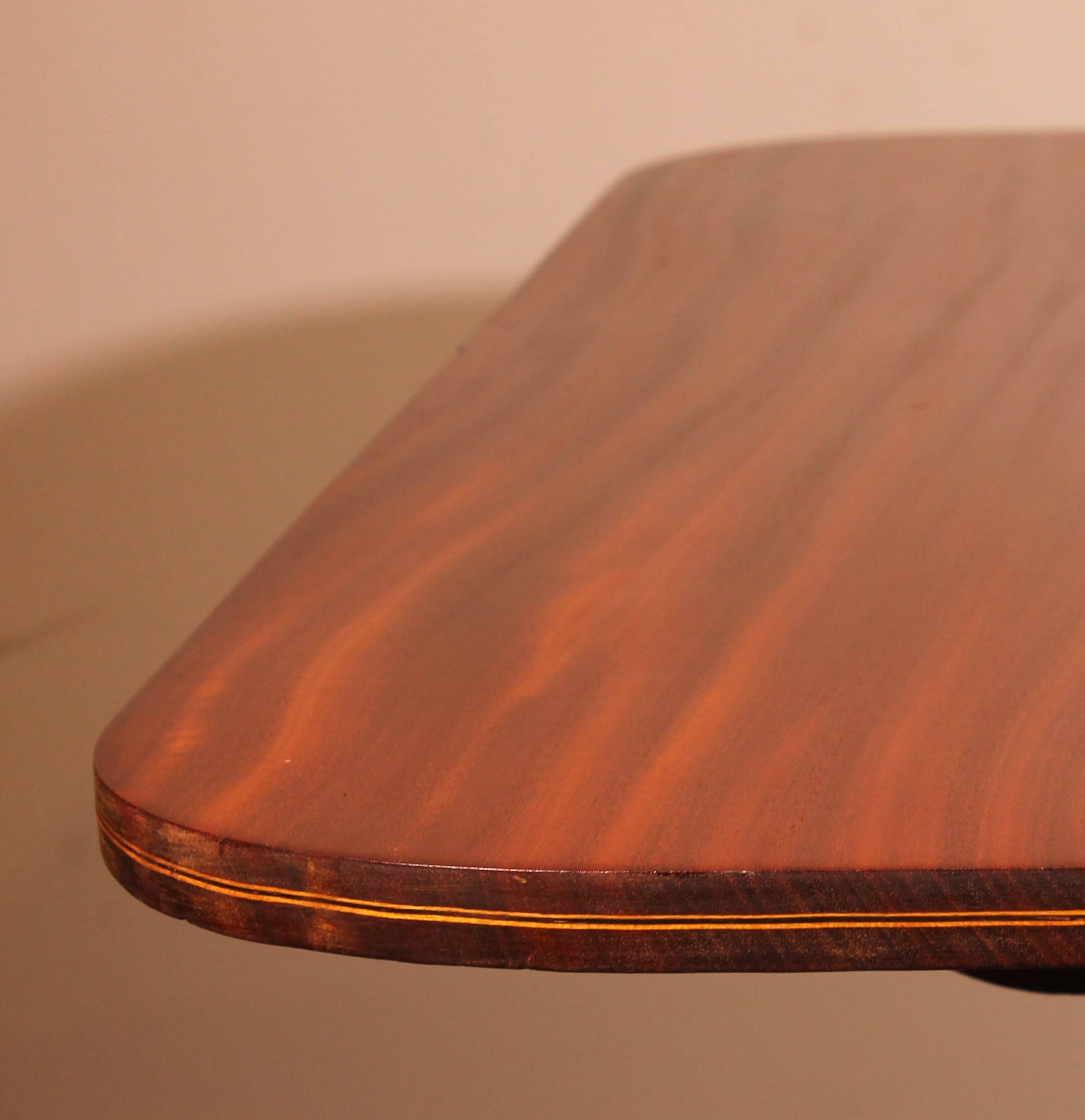 English tripod dining table in solid mahogany - 19th century