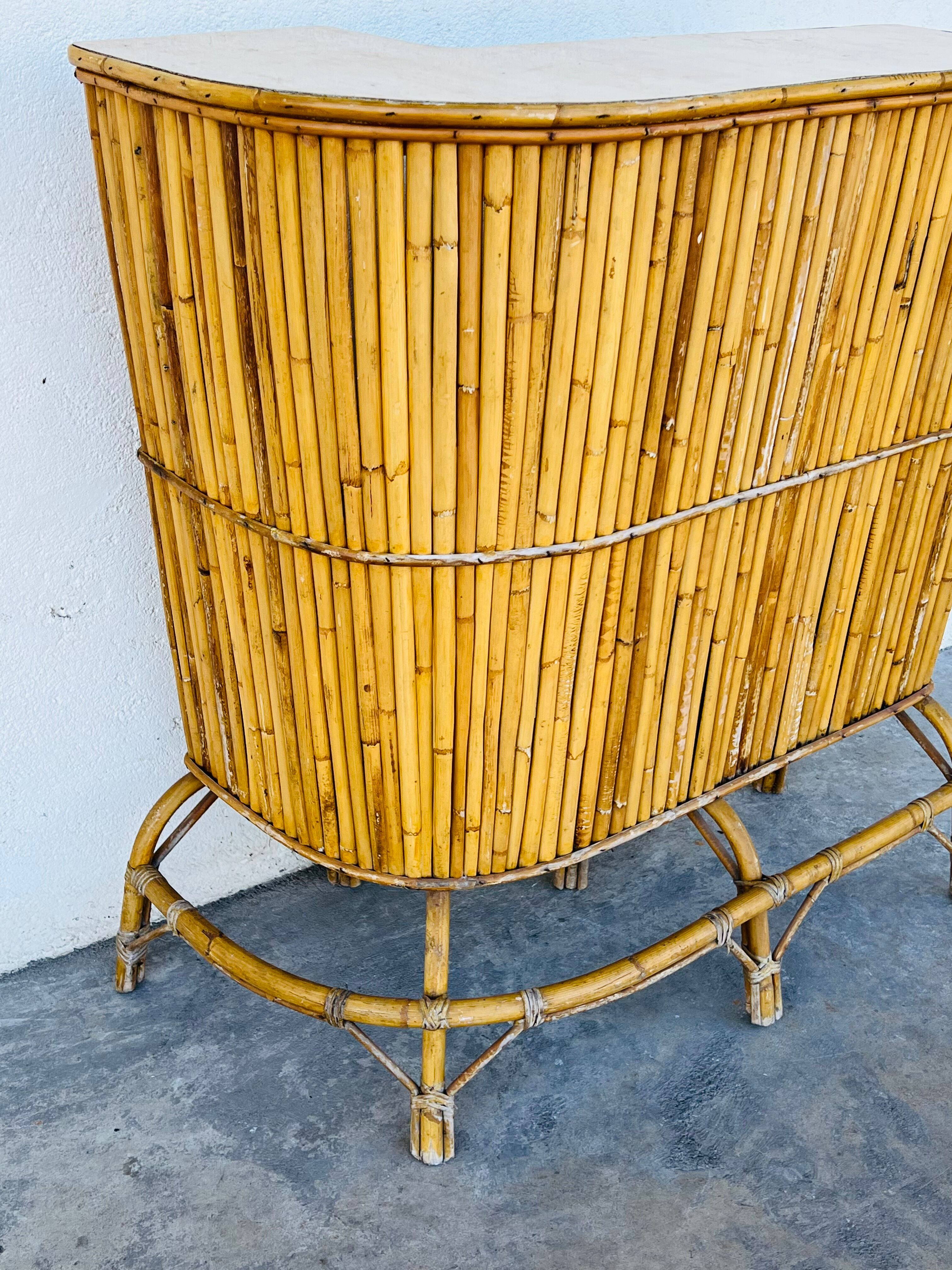 Rattan bar