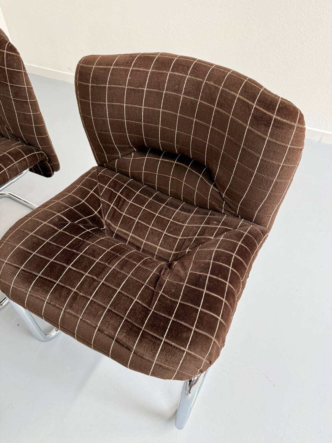 6 old tubular and velvet chairs Italian design from the 70s