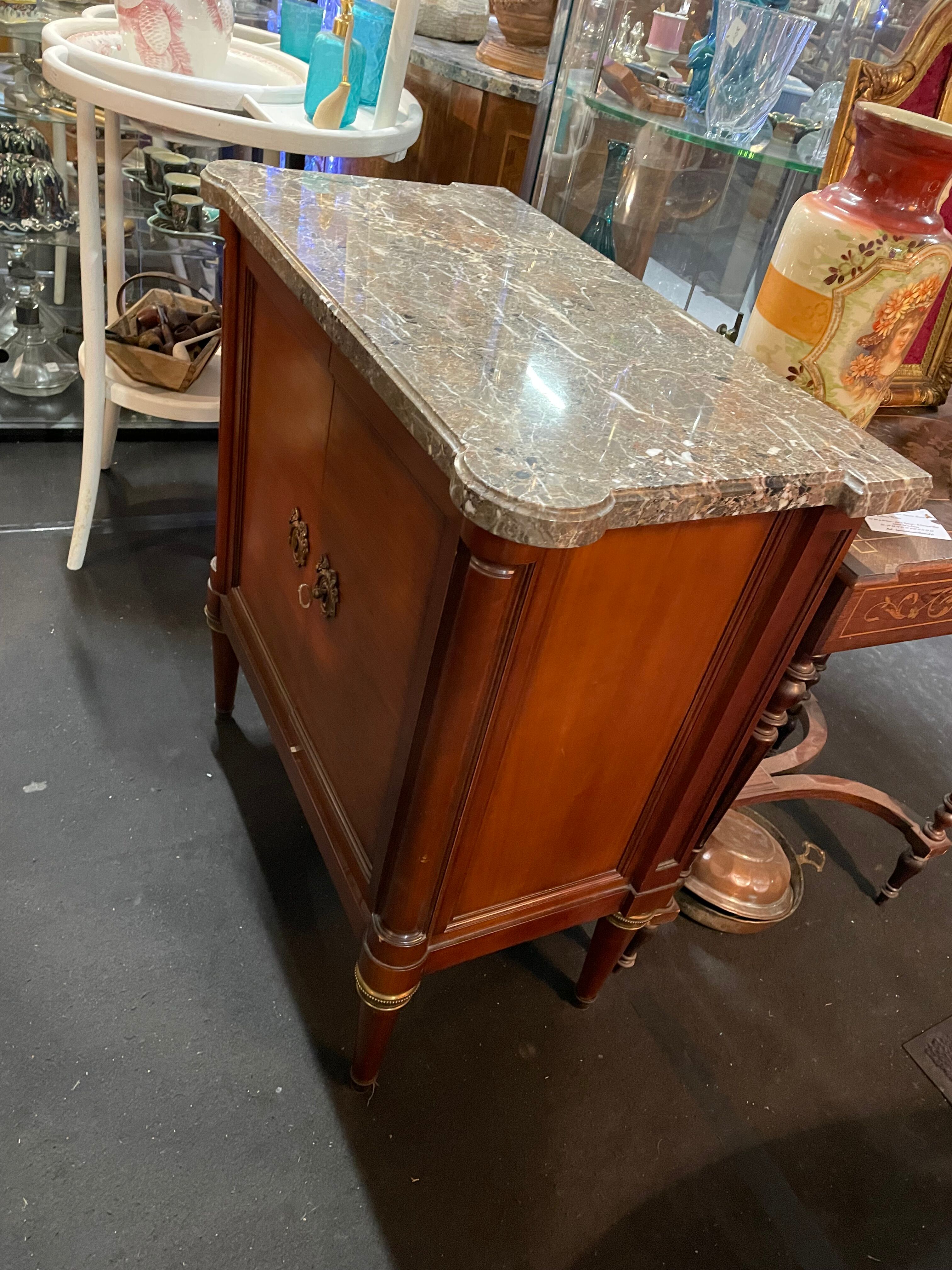 Commode Louis XVI