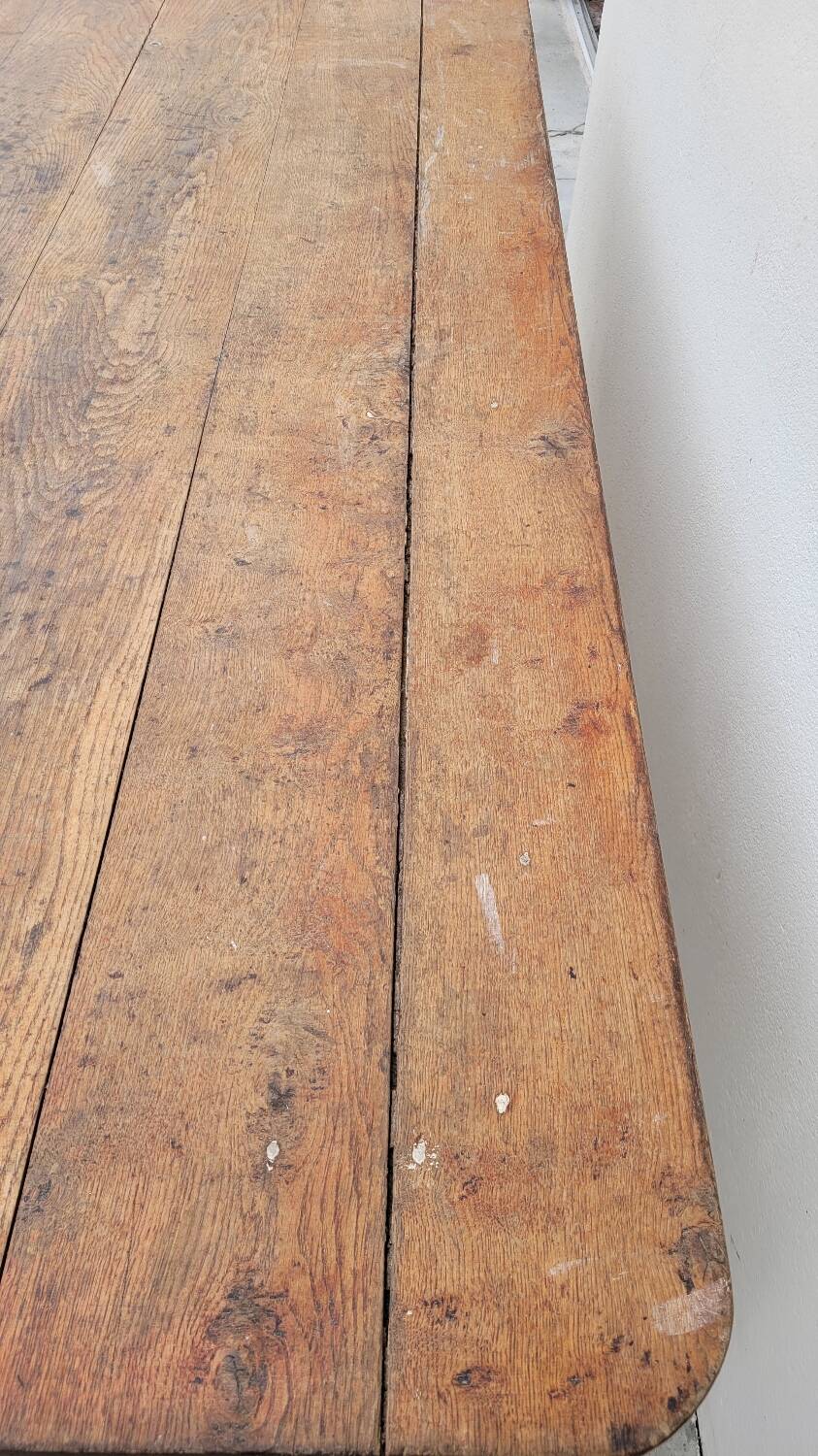 Rustic farmhouse bistro table in oak with Louis Philippe legs - 2m