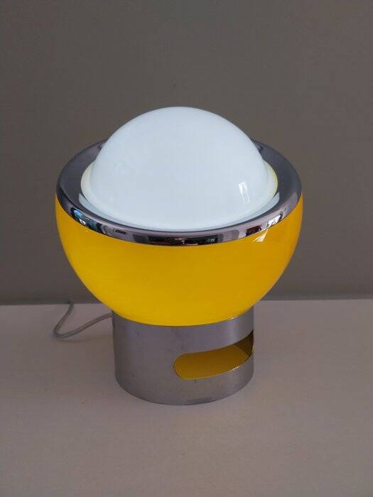 Glass table lamp