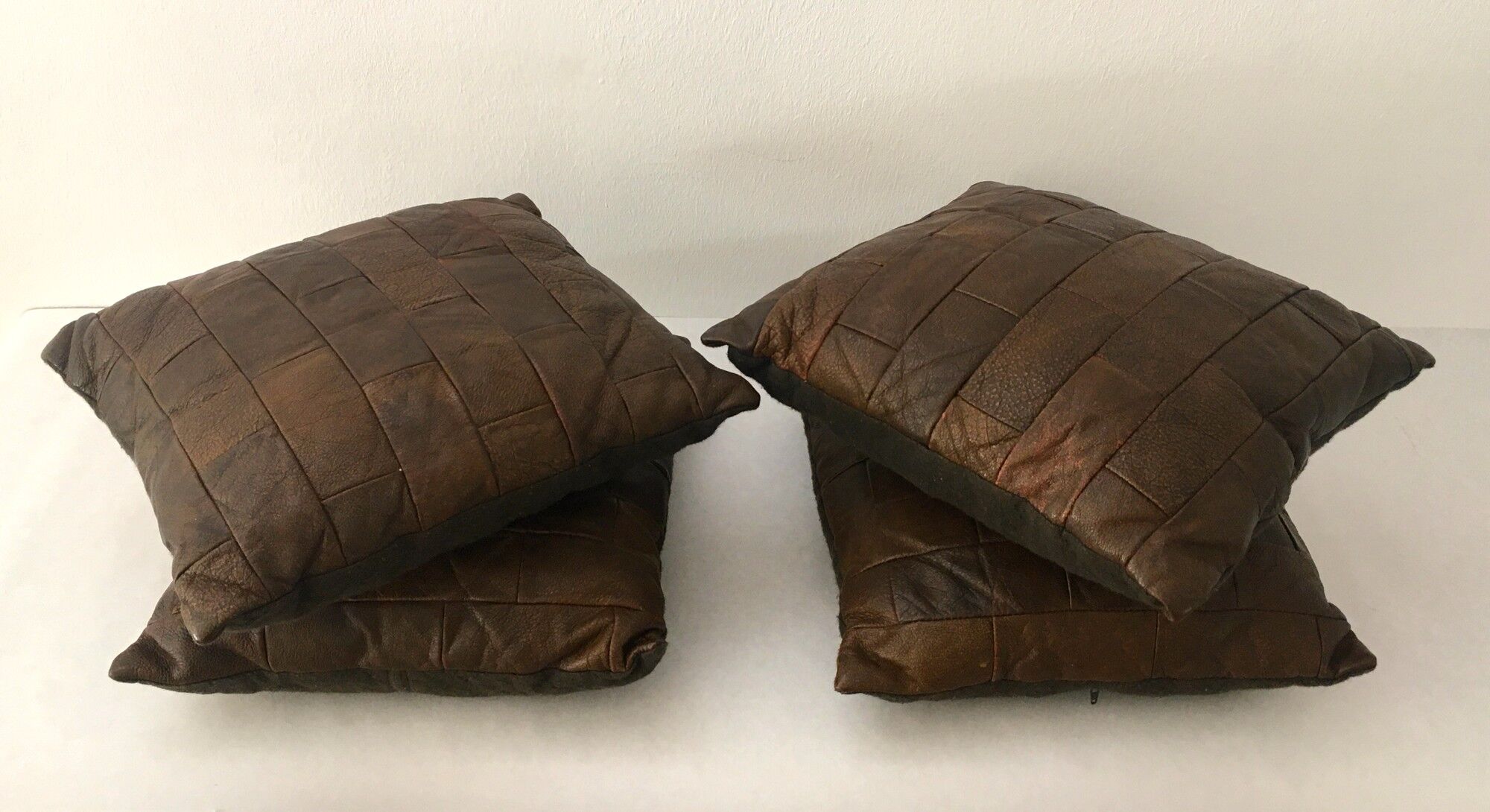 4 coussins en cuir vintage patchwork années 70