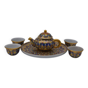 Service à thé miniature - main