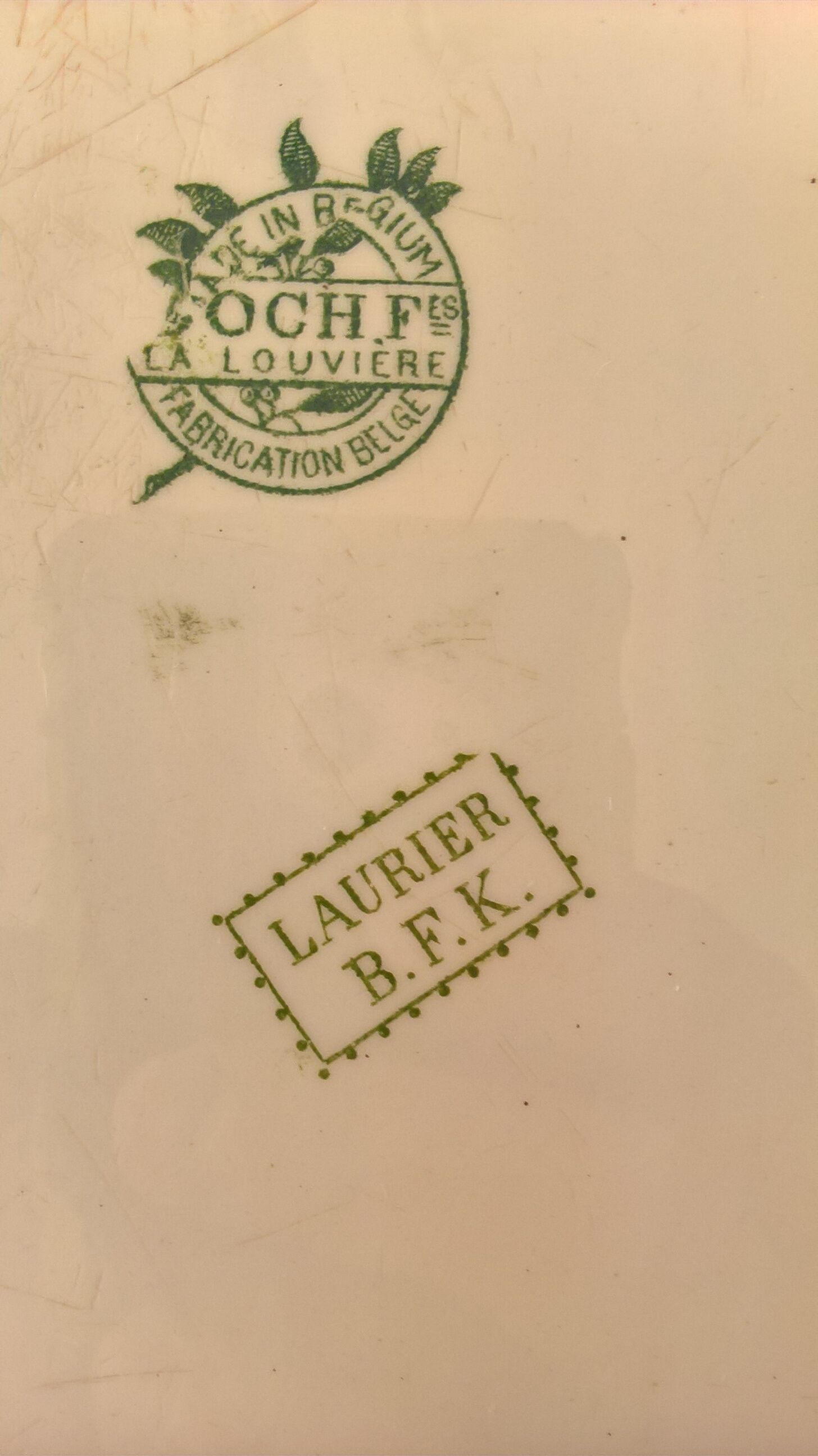 BFK Laurier service dish