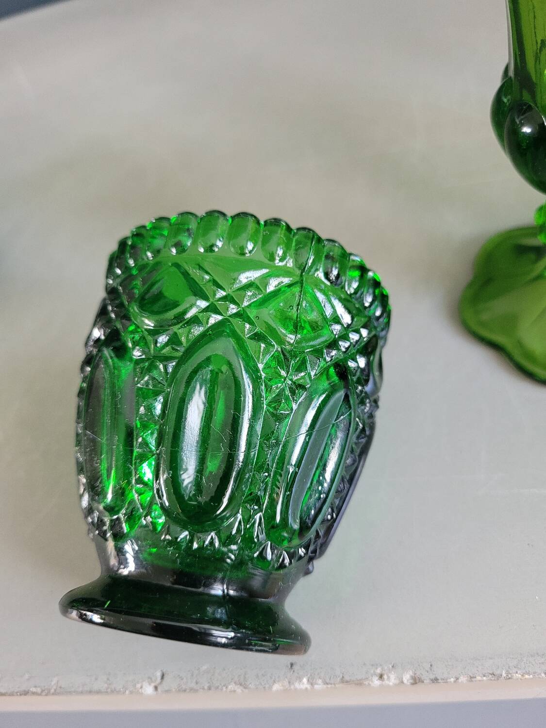 Set of 6 green molded glass glasses