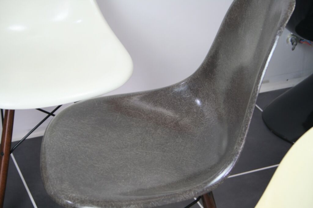 Set of 6 DSW chairs by Charles and Ray Eames for Herman Miller