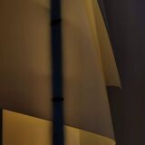 High-cut floor lamp