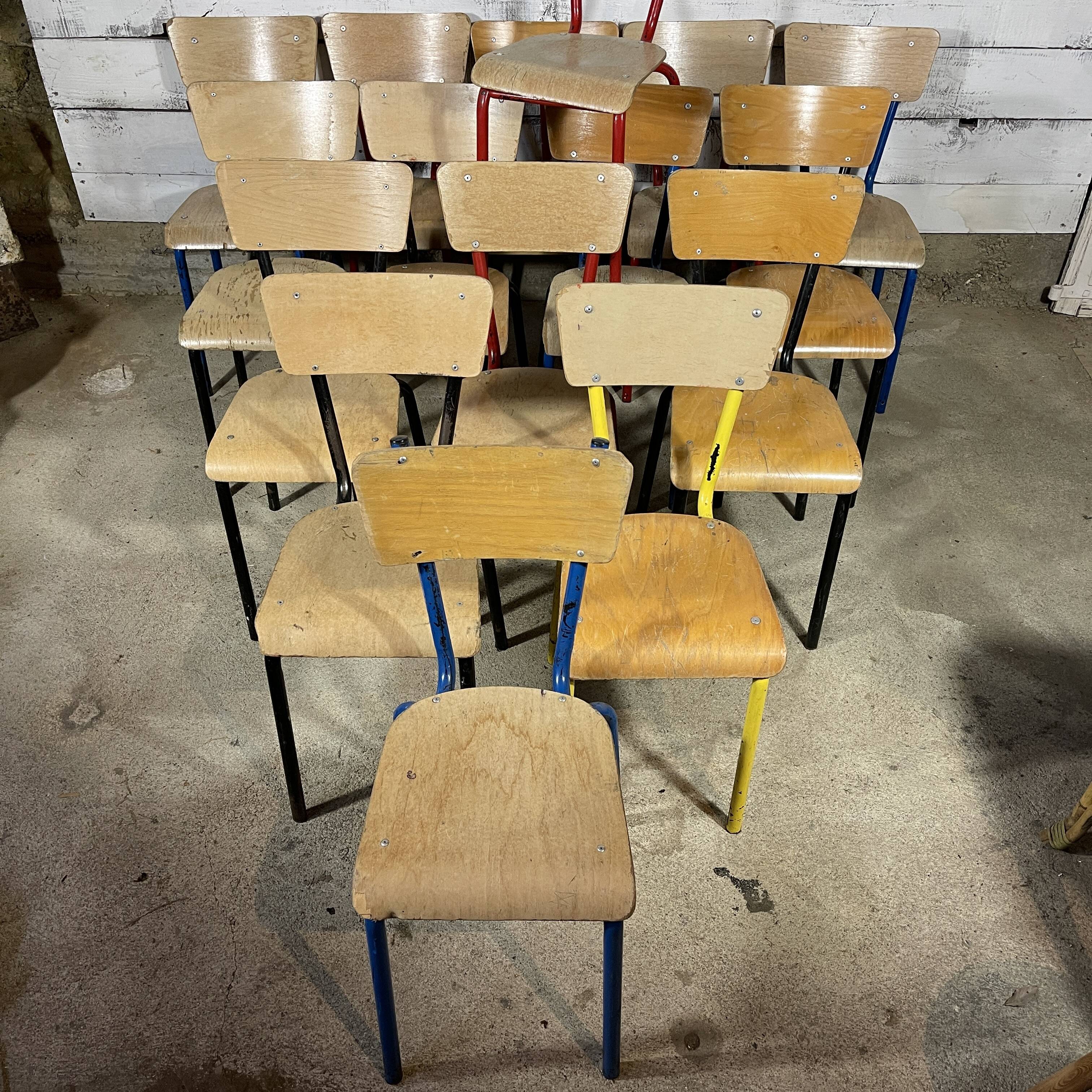 Set of 16 school chairs
