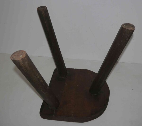 Tabouret ancien de traite
