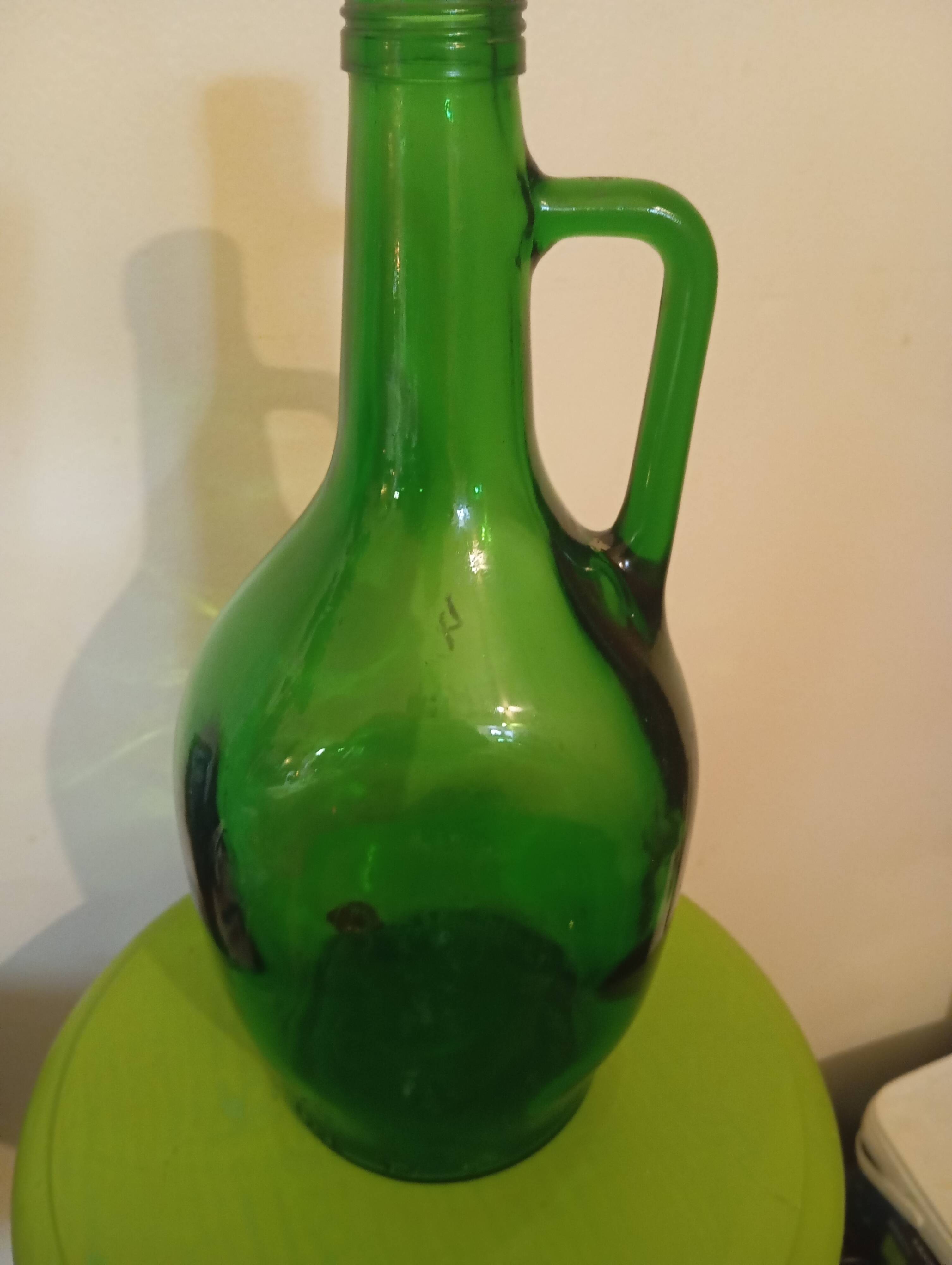 GREEN GLASS CRUCIBLE TYPE DAME JEANNE