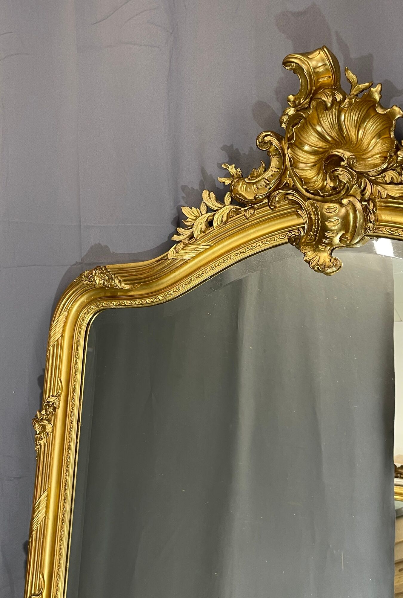 Mirror period XIXth Napoleon III, gilding gold leaf, very good condition