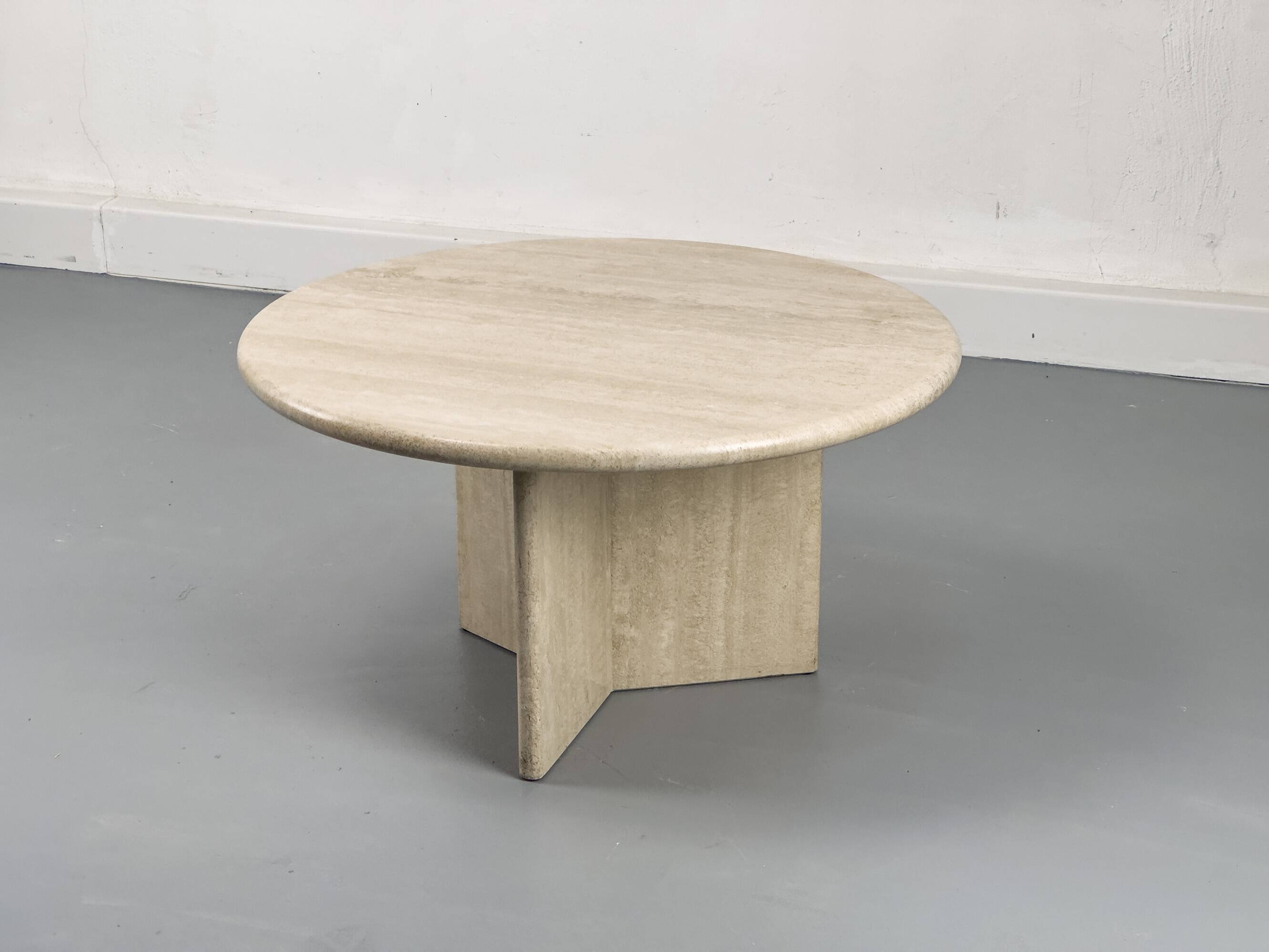 Table basse circulaire vintage en travertin, années 1970
