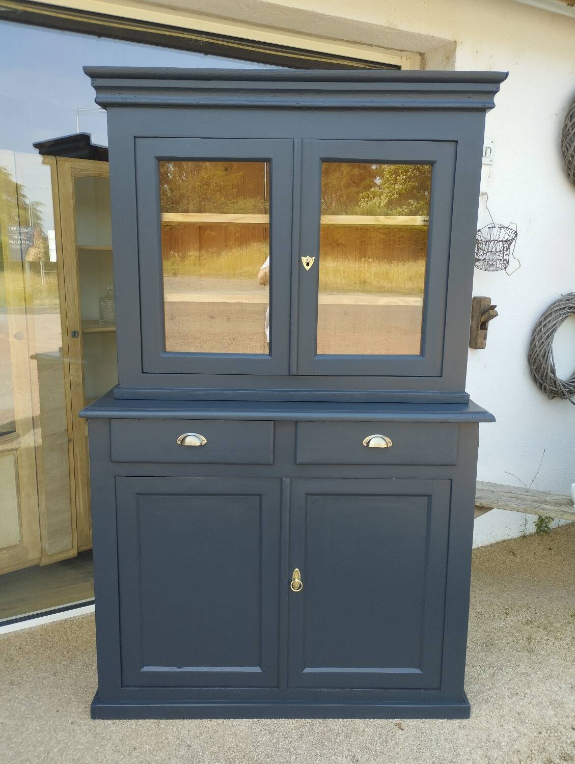 Anthracite dresser