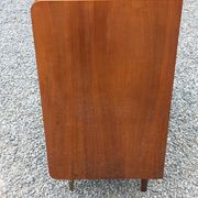 Vintage walnut varnished chest of drawers with 4 drawers from the 1960s.