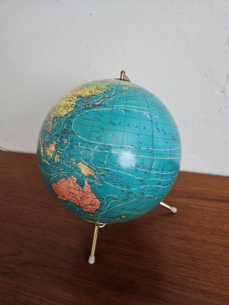 Barren Globe Lamp