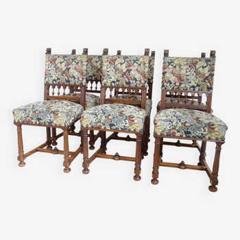 Series of 6 Renaissance style chairs in walnut wood