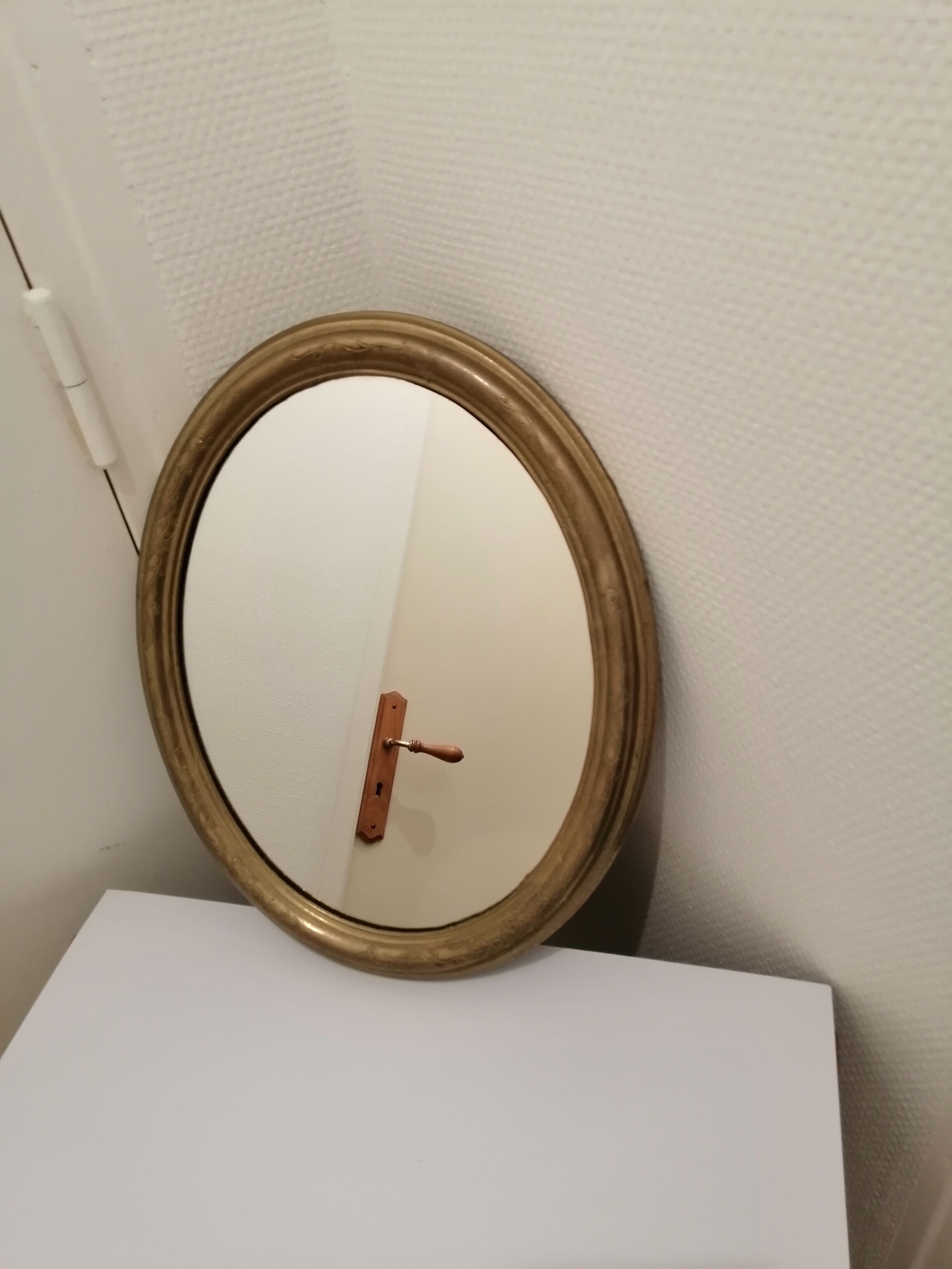 Oval mirror