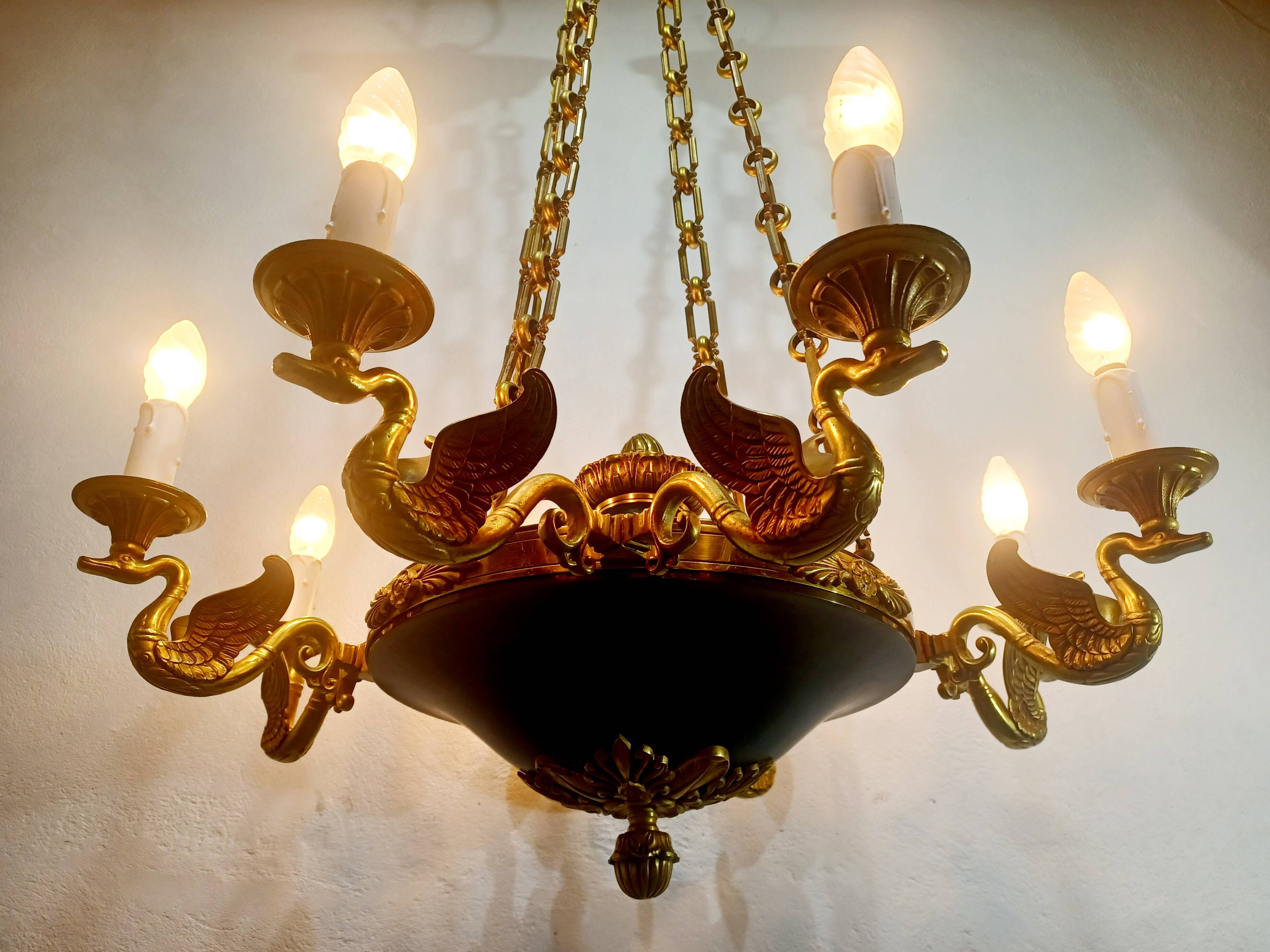8-Light Empire Chandelier