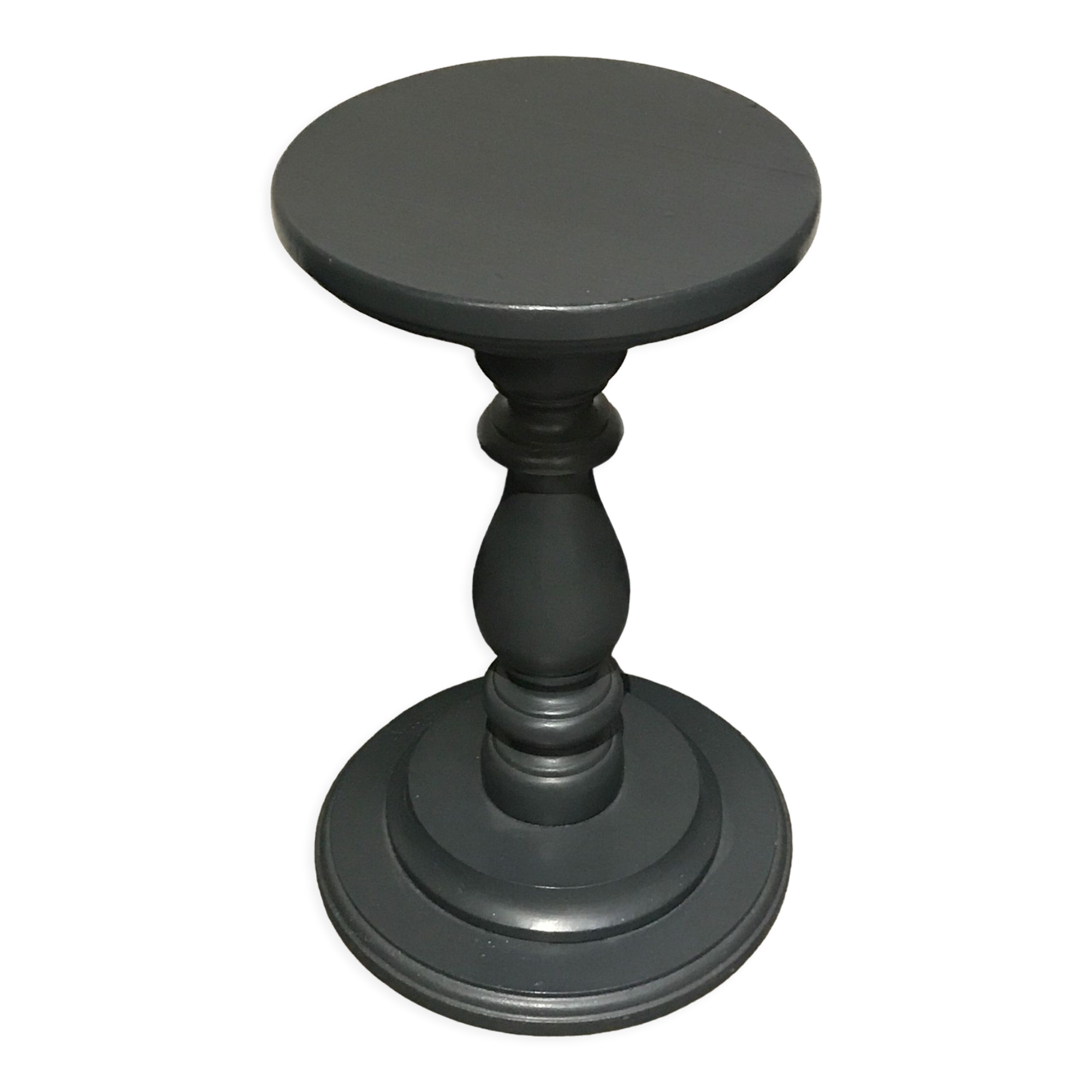 Wooden pedestal table