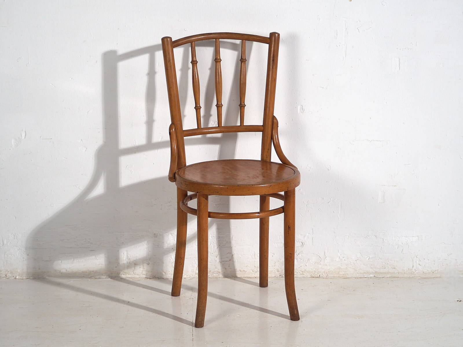 Antique Thonet bentwood chairs (circa 1920). Set of 4 pieces #14