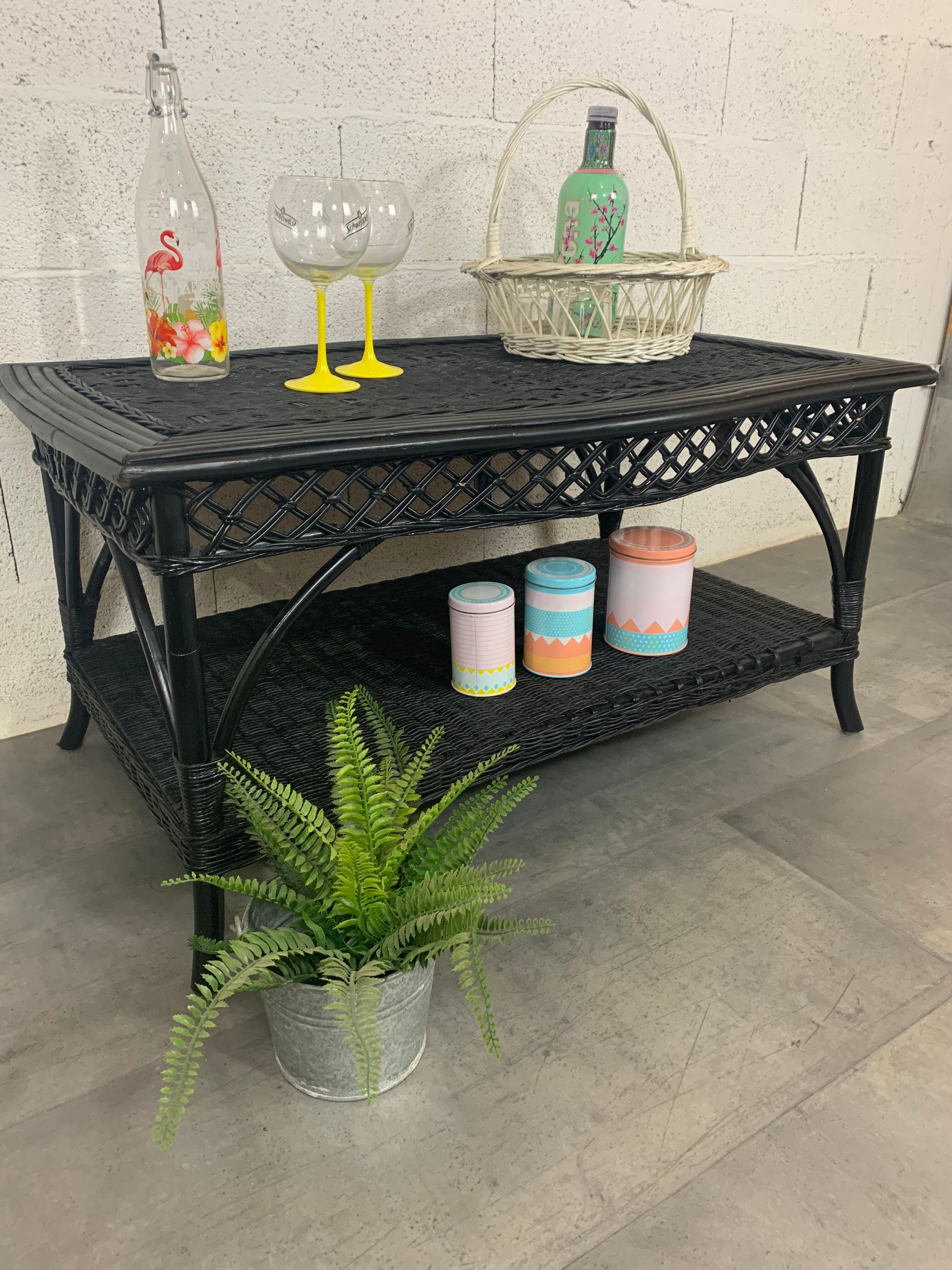Table basse en rotin