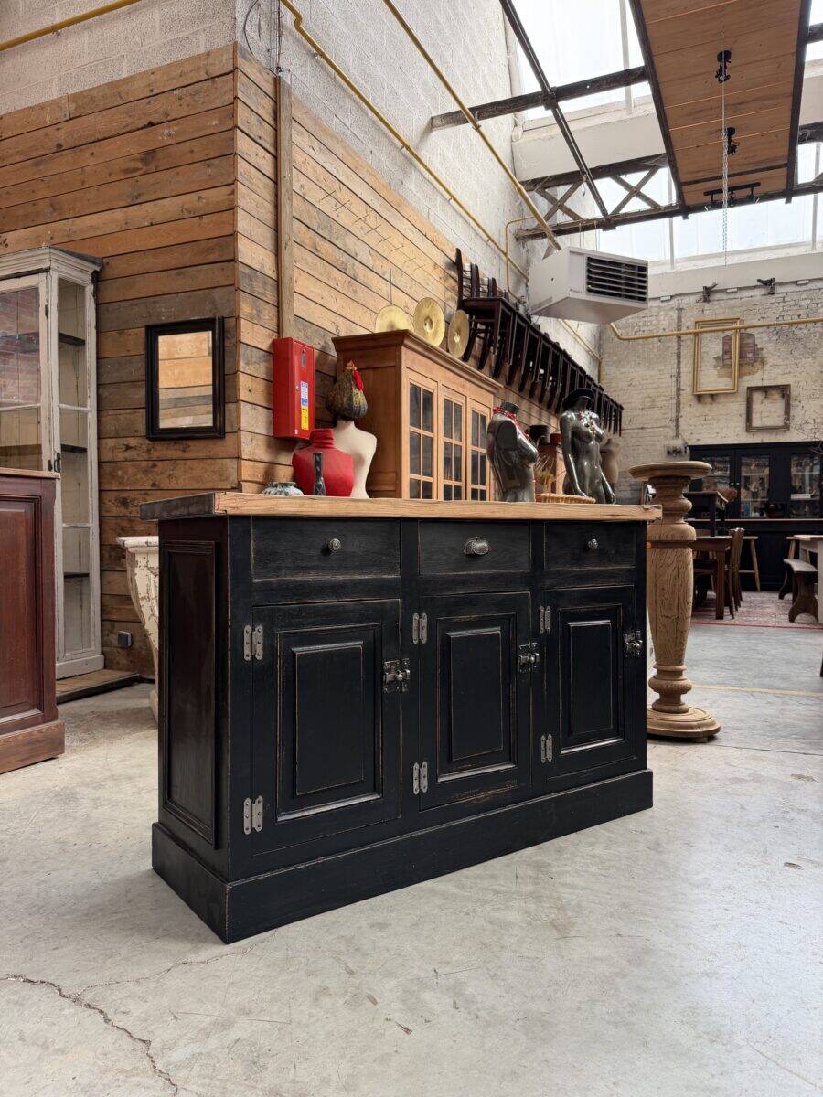 Double-sided furniture from the early 20th century.