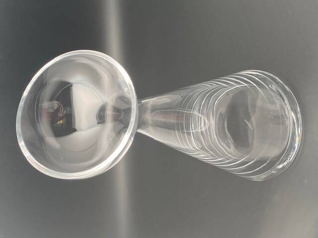 Decanter with "funnel" spout