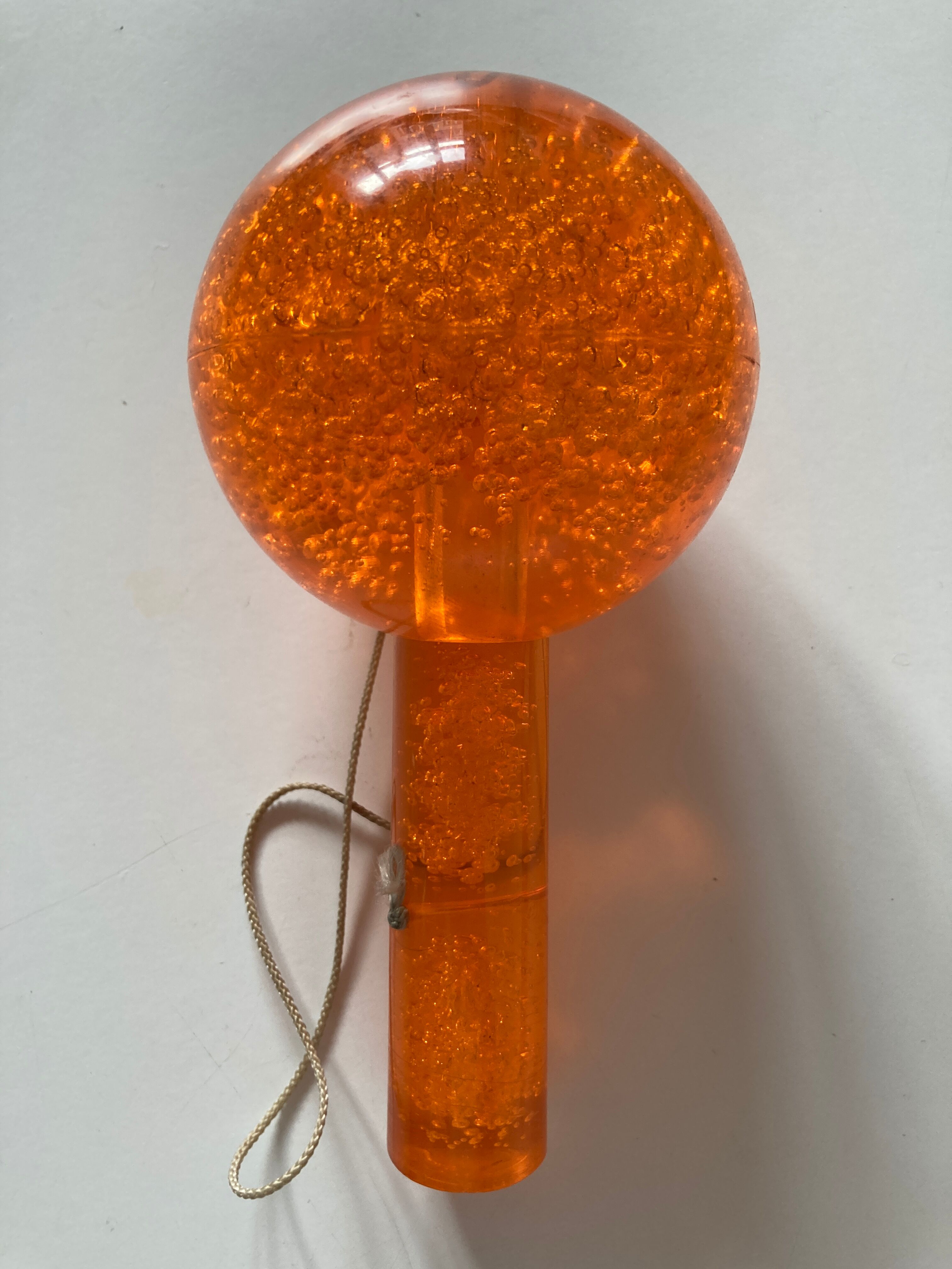 Bilboquet space age en Plexiglas bullé 1970
