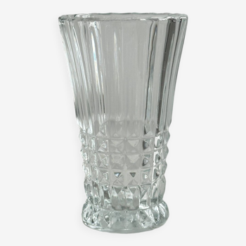 Vase en verre épais moulé pointe de diamant.