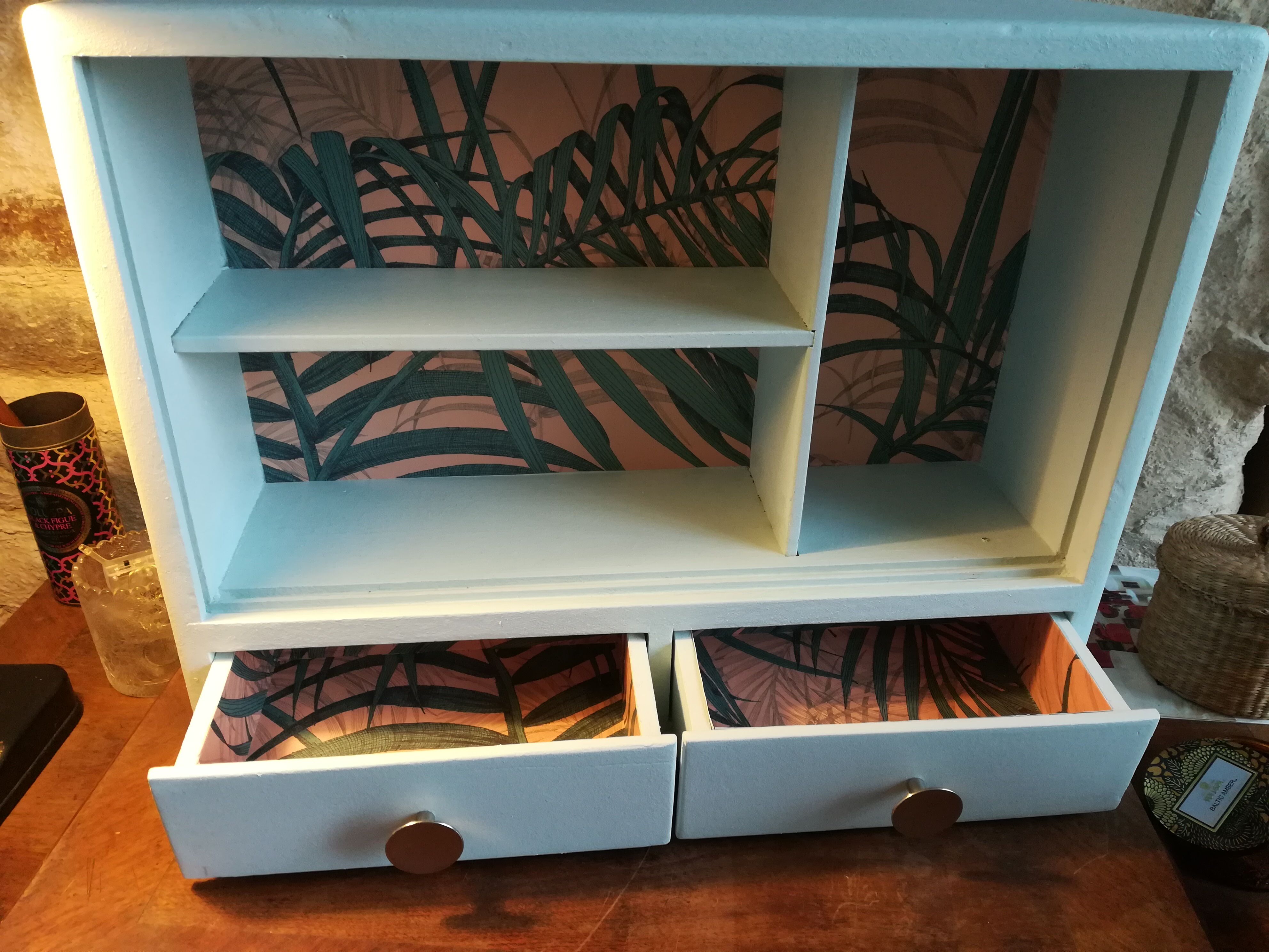 Armoire à pharmacie relookée