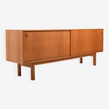 Sideboard Model No.21 in Oak by Omann Jun. Møbelfabrik