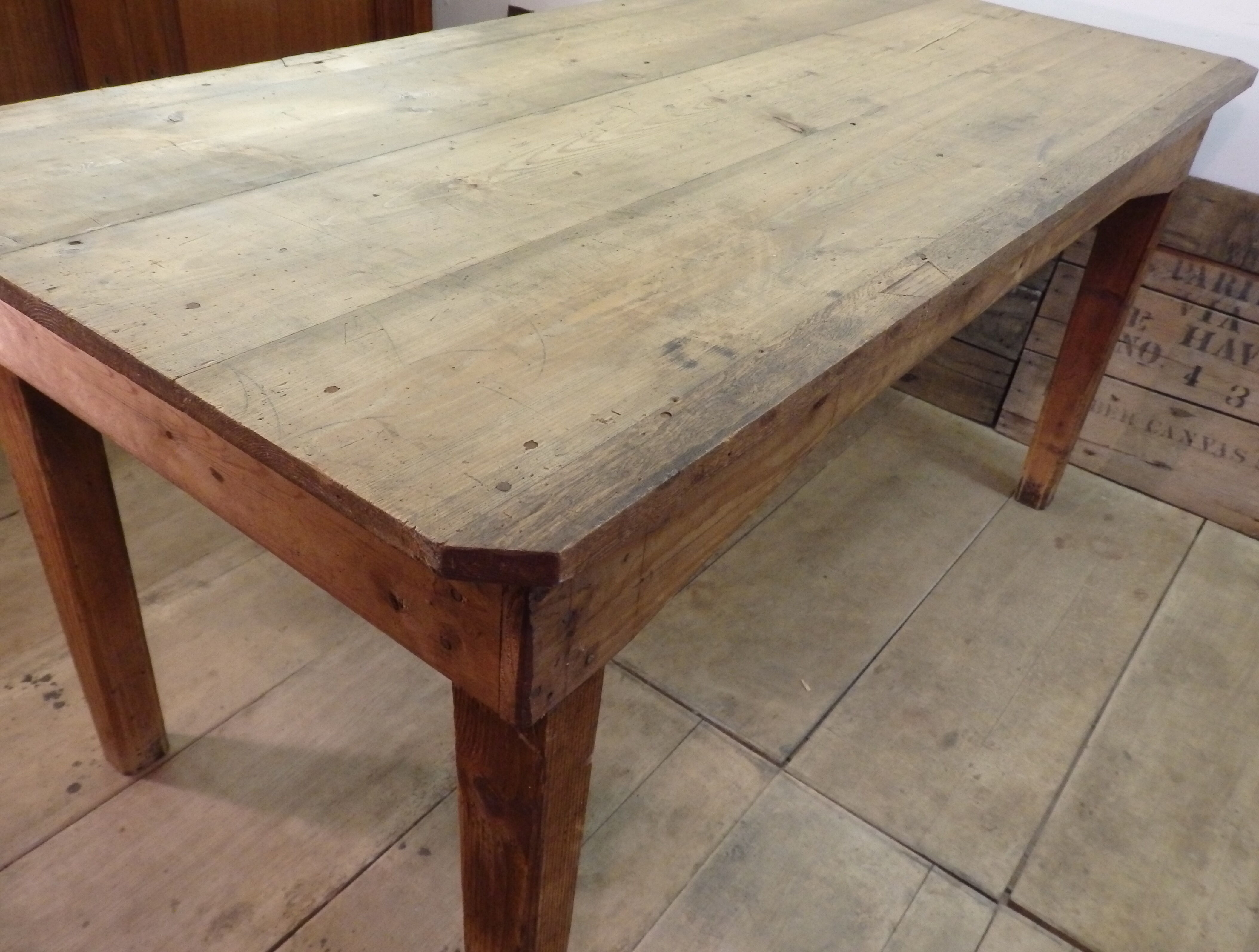 Table de drapier en bois
